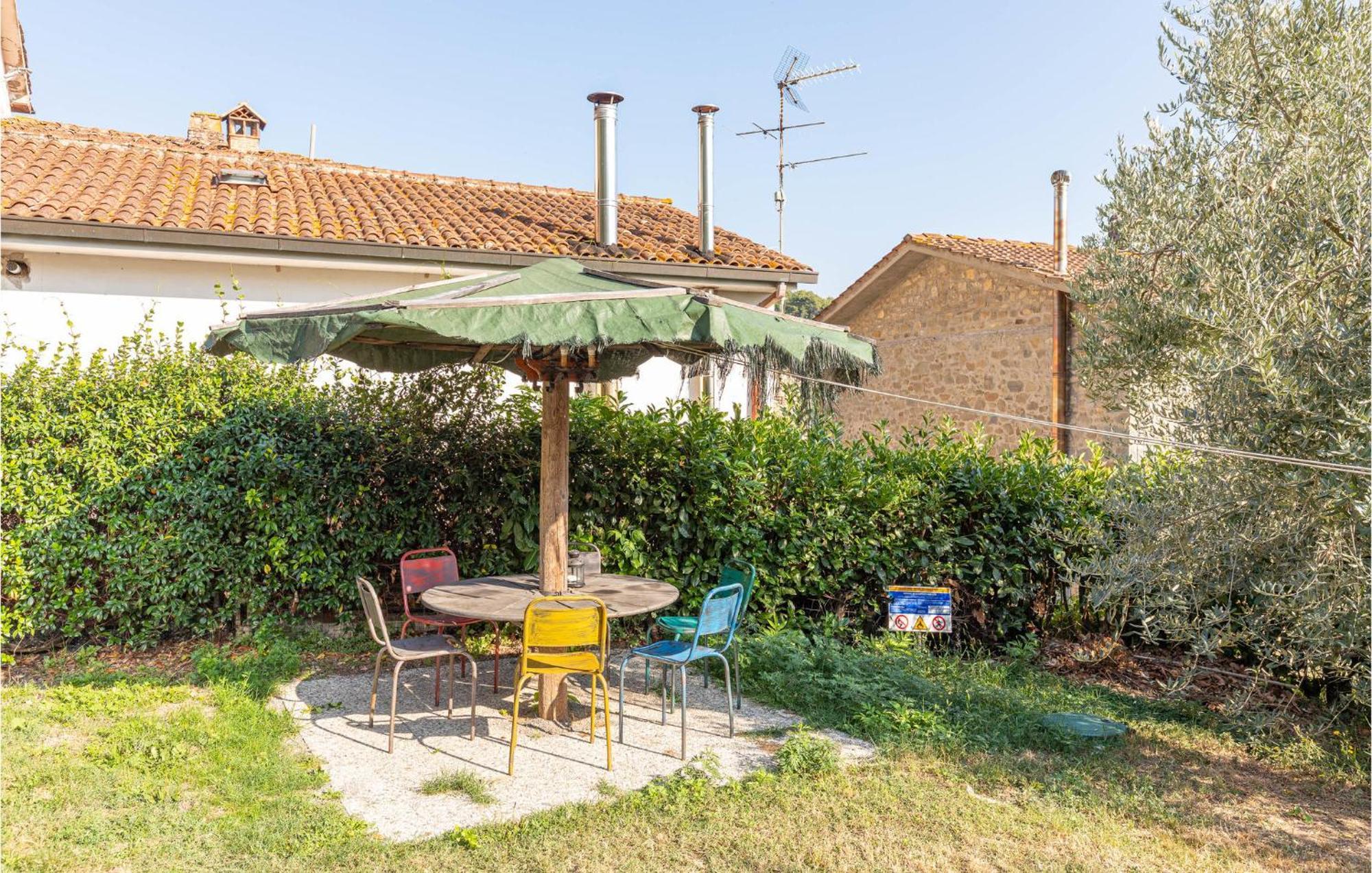 Awesome Home In Marliana With Kitchenette Экстерьер фото